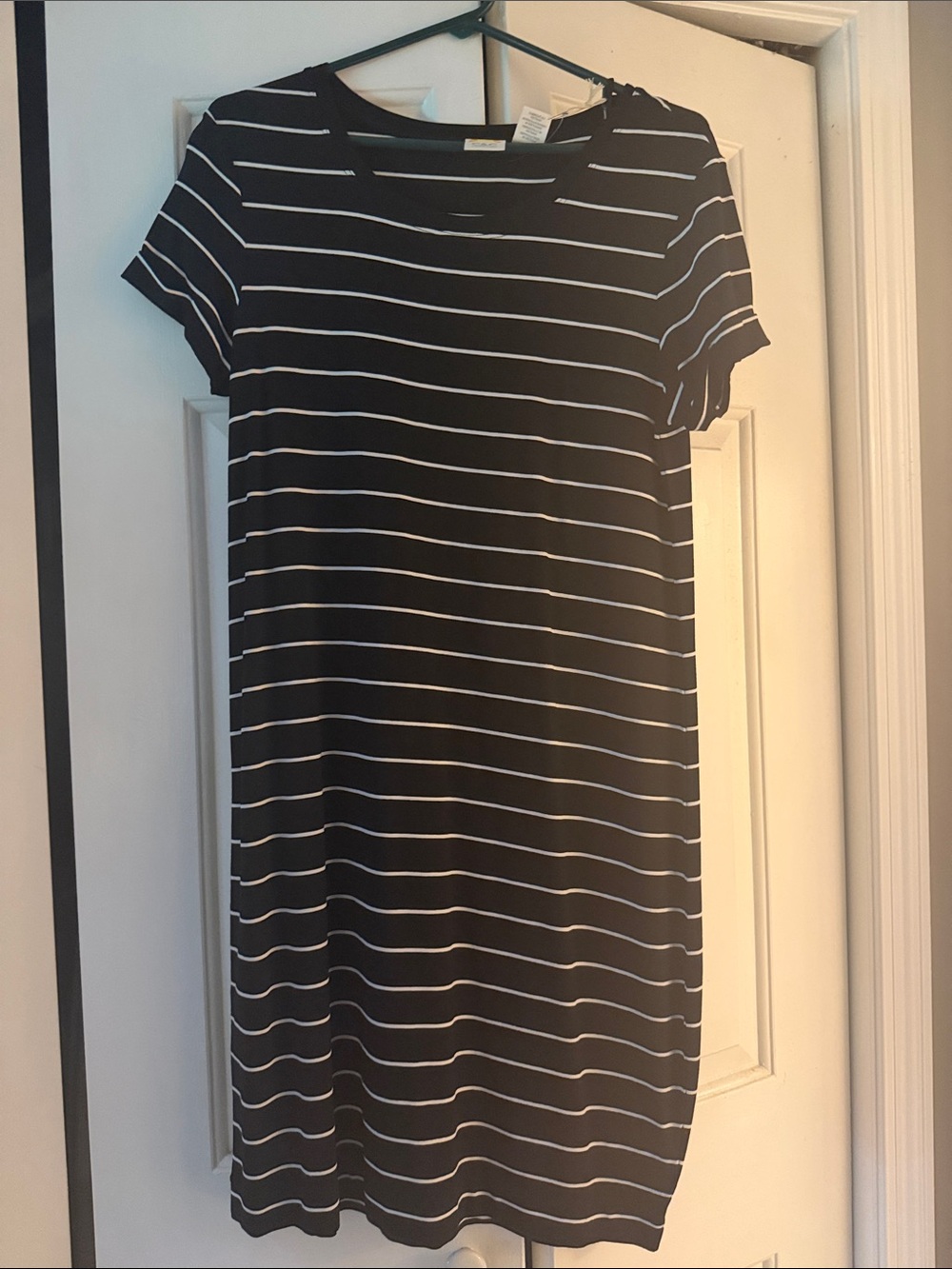 C&C California Black and White Striped Short Sleeve Tunic Dress